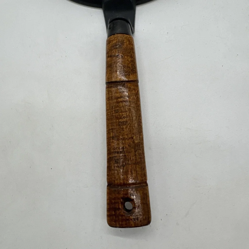 Nordic Ware Crepes N Things Vintage Crepe Pan Wooden Handle Made in USA Black